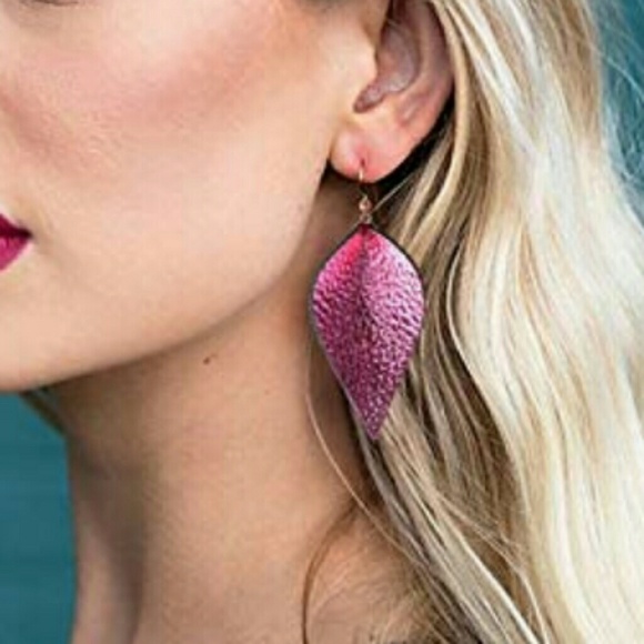 i4 NEW Fuchsia Genuine Leather Leaf-Cut - Picture 3 of 7